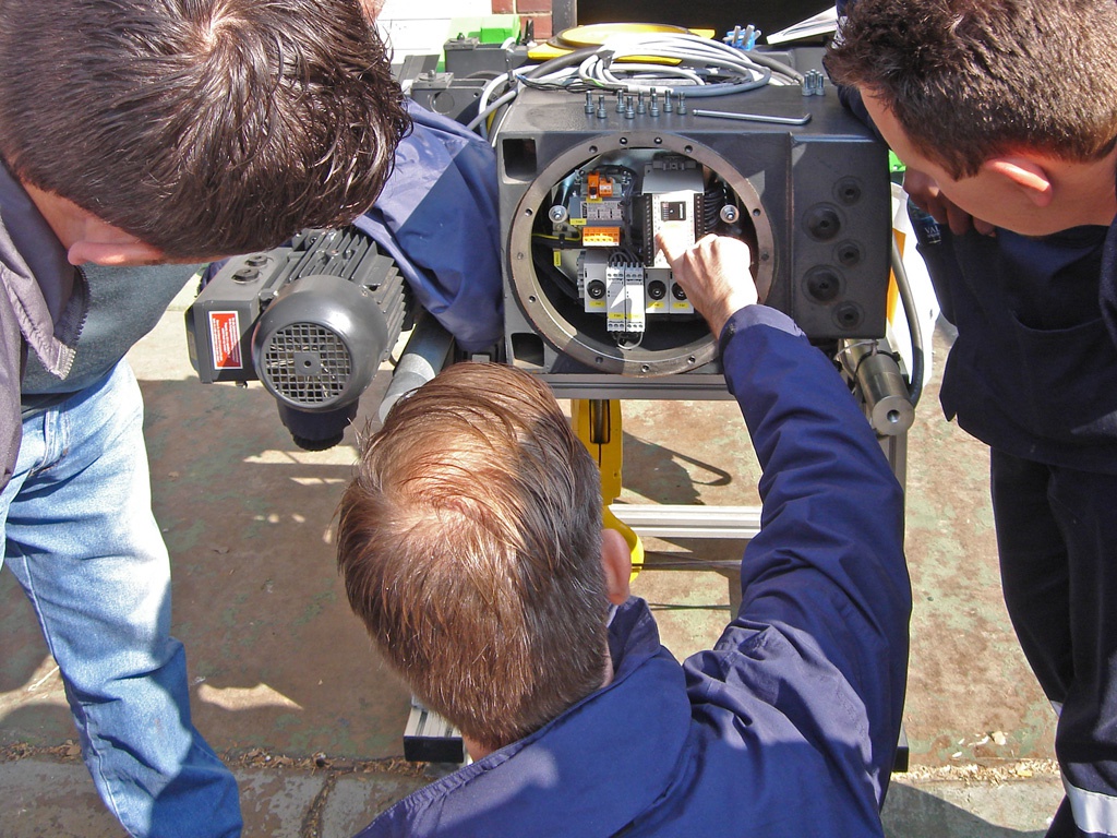 Sales of spare parts for Stahl hoists SLT components s.r.o.